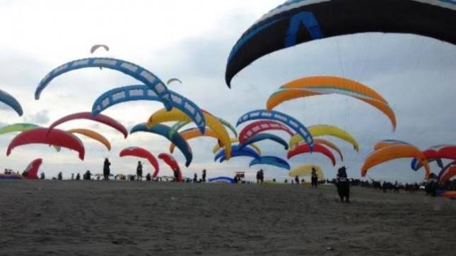Hadirkan 50 Paramotor, Jogja Air Show 2018 Pecahkan Rekor
