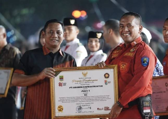 Pemkab Bekasi Berikan Dua Penghargaan kepada Jababeka (KIJA)
