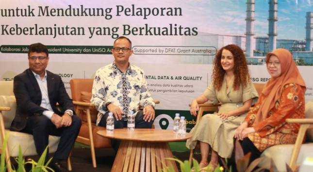 President University dan University of Southern Queensland Terima Hibah AUD 42.000 dari Department of Foreign Affairs and Trade Australia