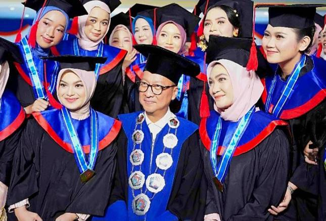 Menperin Agus Bangga Kampus dan SMK Kemenperin Sukses Ukir Prestasi di Pentas Global