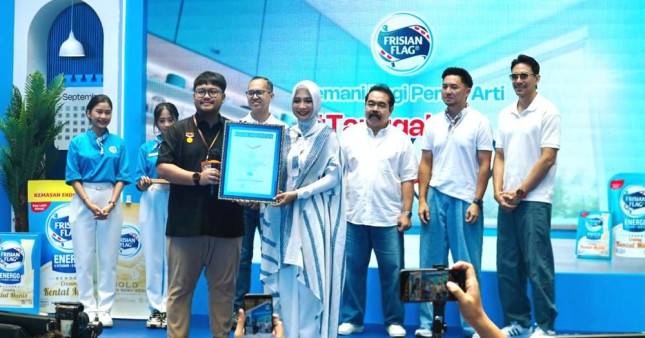 Frisian Flag Apresiasi Para Ibu, Cetak Rekor MURI Sarapan untuk Istri
