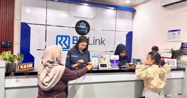 Dari Satu Jadi Enam: Begini Kisah Sukses Agen BRILink Nova Yulianti Permudah Akses Keuangan Warga Muara Enim