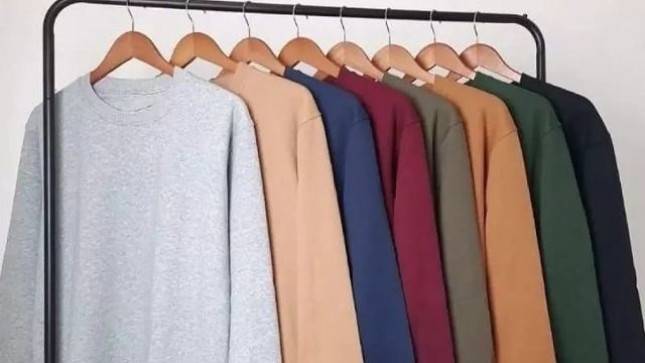 5 Alasan Sweater Branded Akan Jadi Kado Ulang Tahun Favorit untuk Pasangan