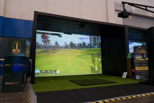 BenQ Luncurkan AK900ST dan AK800ST, Proyektor Simulator Golf Berbasis AI Pertama di Dunia