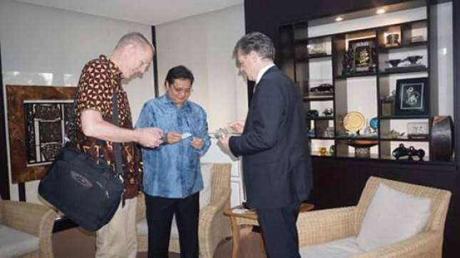 Bahas Pengembangan Pelabuhan Kuala Tanjung, Bos Port of Rotterdam Kunjungi Menperin Airlangga