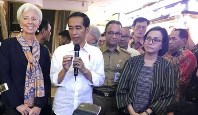 Presiden Jokowi Ajak Christine Lagarde Blusukan ke Pasar Tanah Abang