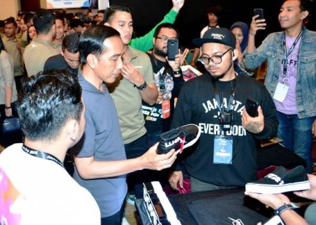 Presiden Jokowi Sepatu Snaker Lokal Mampu Bersaing di Pasar Global