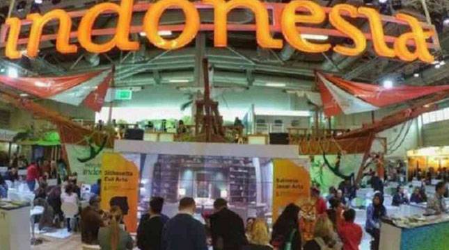Kemenpar Peroleh Penghargaan Sebagai "The Most Impressive Booth" di VITM 2018