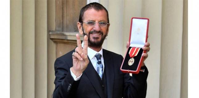 Ringo Starr Raih Gelar Bangsawan Dari Ratu Elizabeth