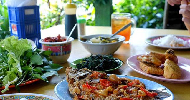 Cari Cita Rasa Khas Betawi? Jangan Lewatkan 5 Tujuan Kuliner Ini
