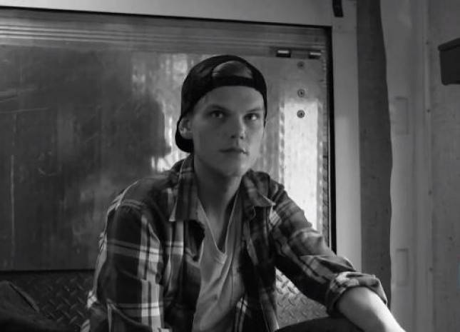Avicii Musisi  Asal Swedia Meninggal Dunia