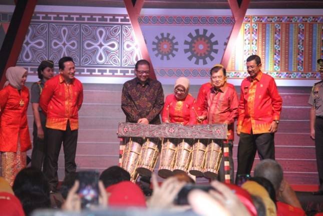 Jusuf Kalla Imbau Kerajinan Tangan Lokal Dipasarkan Lewat Online