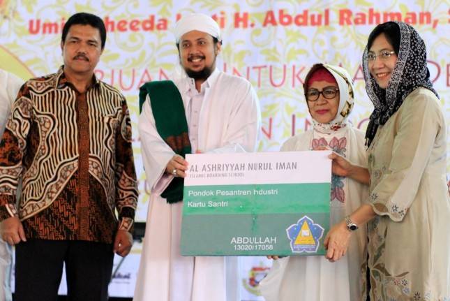 Pacu Program Santripreneur, Kemenperin Didik Santri Olah Limbah Plastik