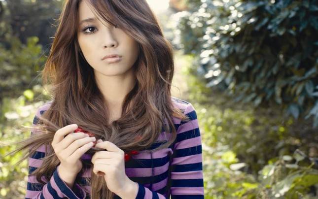 Ini Dia, Warna Rambut yang Cocok Untuk Kulit Perempuan Asia