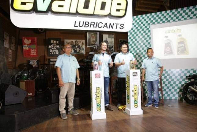 Dua Produk Pelumas Unggulan Evalube untuk Motor Sport dan Maxi Scooter