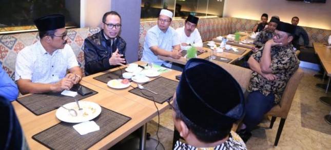 Sahur Bersama Apindo, Menaker Hanif Jelaskan Sistem Pemagangan Sistematis