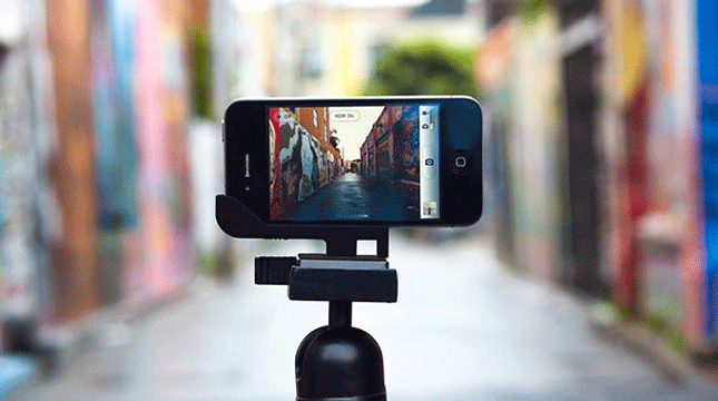 Tujuh Tips Liburan Sembari Nge-Vlog Menggunakan Handphone