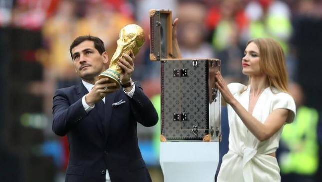 Louis Vuitton Didapuk Jadi Pembuat Wadah Khusus Piala Dunia 2018 