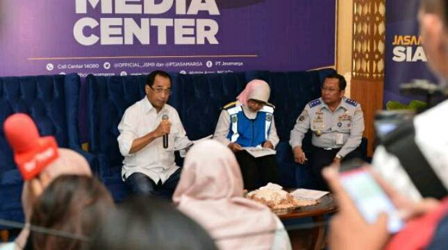 Angkutan Lebaran 2018, Ini Kejadian yang Menonjol di Gerbang Tol Cikarut Menurut Menteri Budi