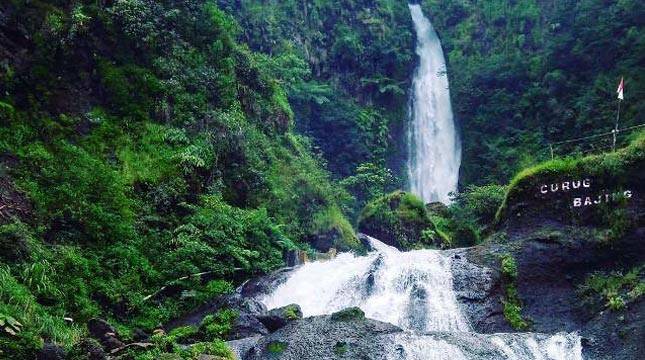 Berkunjung ke Pekalongan, Jangan Lewatkan Sejuknya Curug Bajing