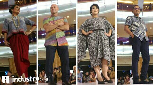 Promosikan Karya Desainer Lokal, Anggota Forum HR Director Indonesia Melenggak Bak Model Fashion Show