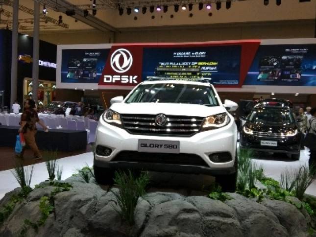 DFSK Glory 580 Raih Favorite Passeger Car pada Ajang GIIAS 2018