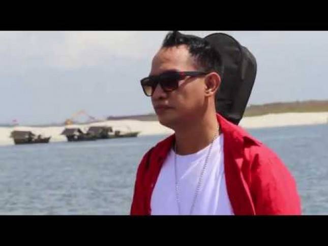 Aloysius Fransisco Sosok Bankir Muda Yang Piawai Bernyanyi