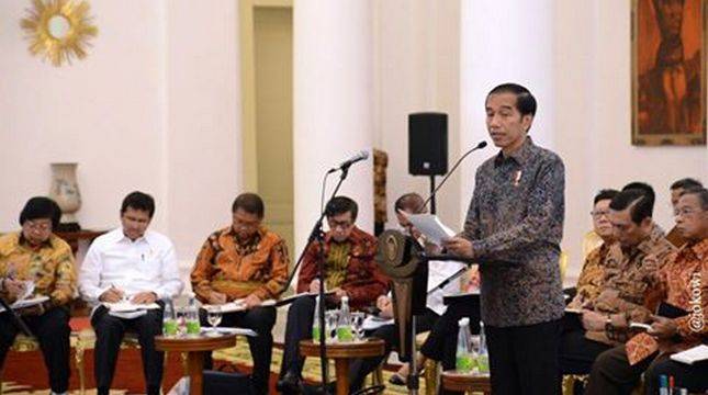 Jokowi Minta Cabut Izin Perusahaan Pelaku Karhutla