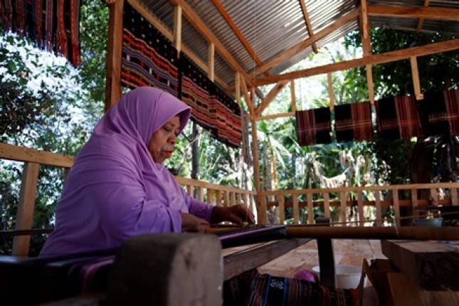 Angkat Potensi Lokal, Insan Bumi Mandiri Luncurkan Program Pemberdayaan Tenun di Alor NTT