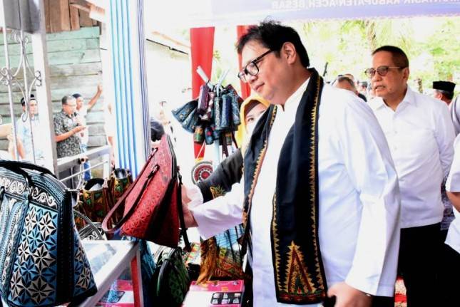 Kunker ke Aceh, Menperin Airlangga Dongkrak Potensi IKM Lokal