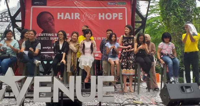 Galang Solidaritas Terhadap Pasien Kanker,  Siloam Hospitals TB Simatupang Gelar Hair for Hope