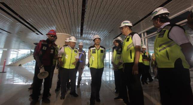 Ke Kulon Progo, Menteri Rini Pastikan Bandara Baru Yogyakarta Beroperasi di April 2019