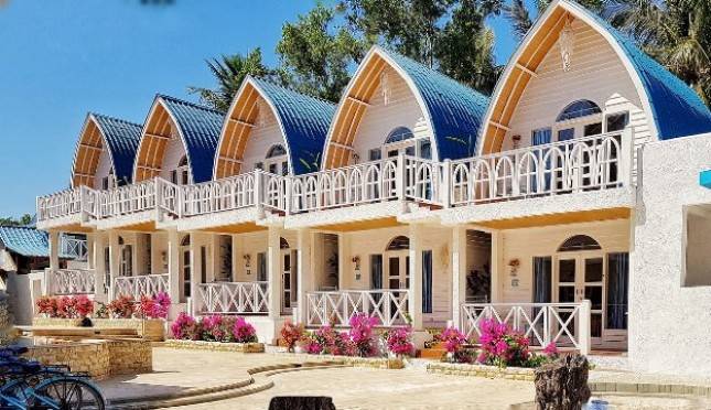 Prasanthi Hotels & Resorts Memperkenalkan Santorini Beach Resort by Prasanthi