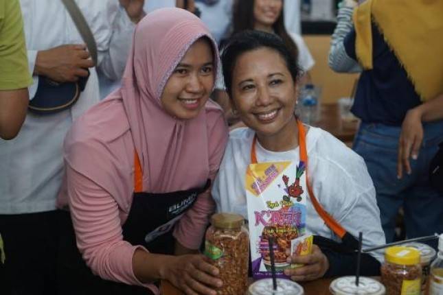 BUMN Berbagi Pangan Murah Bagi Masyarakat Brebes