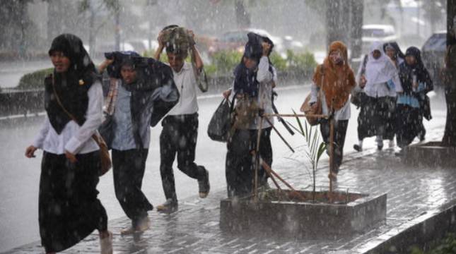  Warga Perlu Siaga, Akhir Pekan, Hujan Lebat Berpotensi Mengguyur Sejumlah Wilayah Jabodetabek