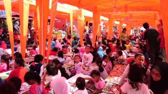 Kurangi Penggunaan Gadget, Dusdusan.com Ajak Anak Latih Motorik dengan Mewarnai