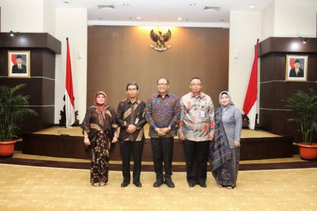 Menkop Lantik Sesmen dan Deputi Kelembagaan Kemenkop