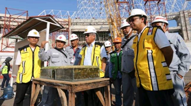 Menteri Basuki Meninjau Pembangunan Stadion Manahan Solo, Target Selesai September 2019