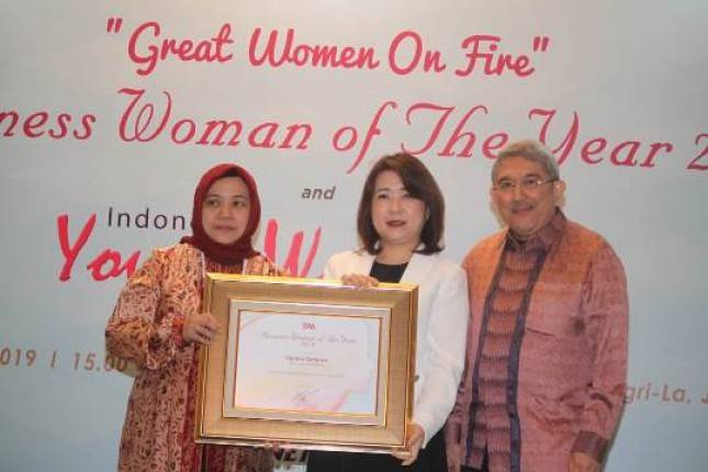 Sukses Pimpin PT Hartadinata Abadi Tbk, Sandra Sunanto Terima Penghargaan Indonesia Business Women of The Year