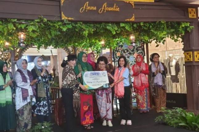 Peduli Kasih Confidence Bersama Anne Avantie untuk Kehidupan Usia Senior