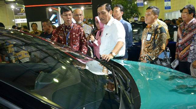 2022, Mobil Dinas Wajib Gunakan Kendaraan Listrik