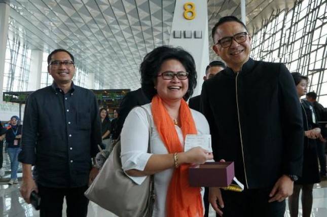 Direksi Garuda Sapa Pelanggan, Peringati Hari Pelanggan 