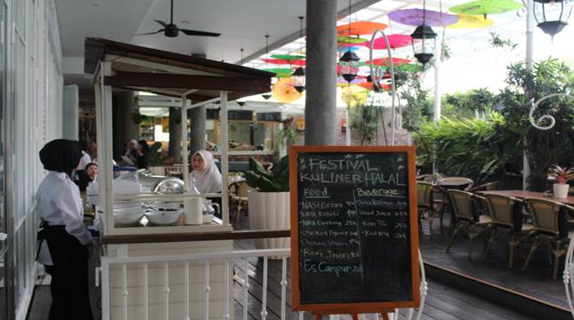 Jajanan Halal di Festival Kuliner Halal The 101 Bogor
