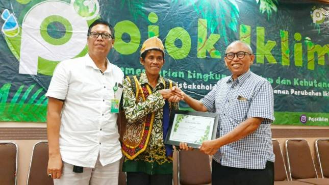 Tak Lagi Bakar Lahan,   Petani Desa Mengkiang ini Sukses Tingkatkan Pendapatan