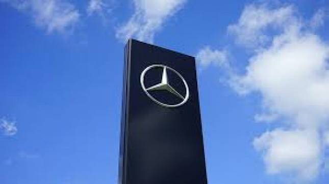Kisah Sukses Perjalanan Mercedes-Benz Sepanjang 50 tahun di Indonesia