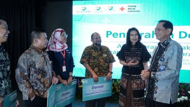 Bakti BCA Salurkan Donasi Alat Operasi Katarak dan Sarana Pengambilan Darah Donor 