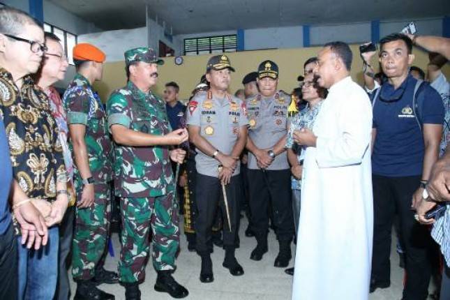 Panglima TNI-Kapolri Tinjau Pengamanan Natal di Kupang