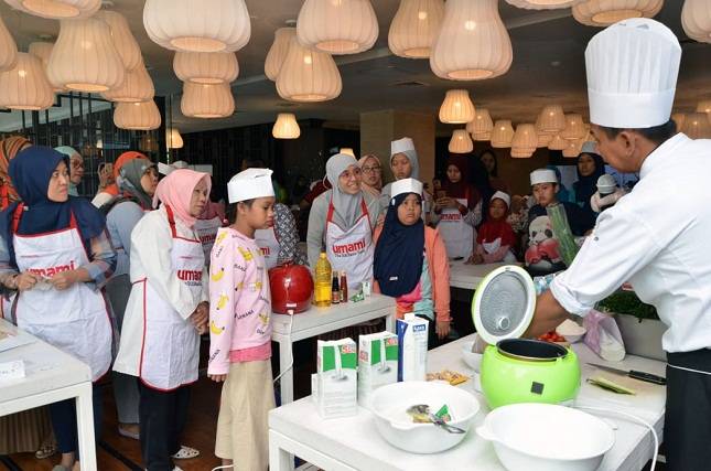 Sambut Hari Ibu, Fowarlife Gelar Program Cooking Class