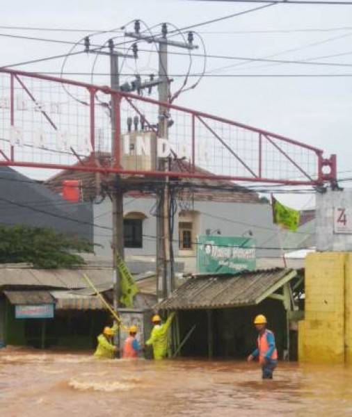 PLN Nyalakan Gardu Distribusi yang Aman 