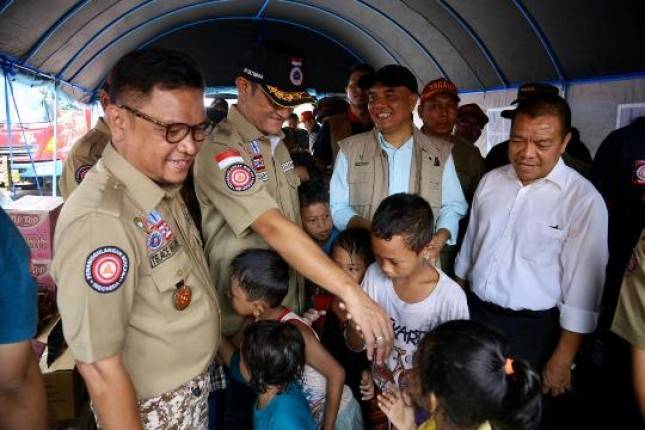Mensos Batubara Kunjungi Lokasi Terdampak Banjir Jabodetabek 